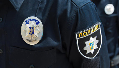 Поліцейські Дністровського району повідомили буковинцю про підозру у незаконному зберіганні наркотиків