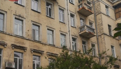 В Киеве мать с ребенком выбросилась из окна: фото и первые детали ЧП