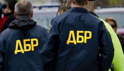 ДБР затримало командира роти Нацгвардії, який вимагав у підлеглого 10 тисяч