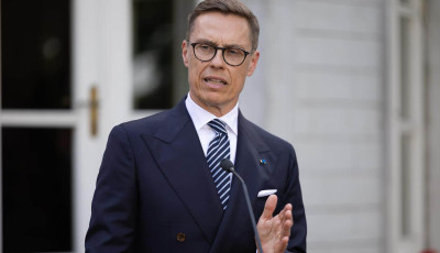 Президент Фінляндії після розмови з Зеленським: треба тиснути на Росію