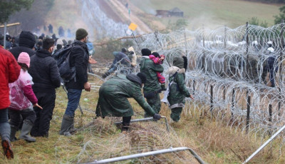 До Польщі з Білорусі рвуться нелегали — прикордонників шість разів за добу закидали камінням