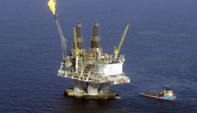 Нефть дешевеет из-за ожиданий увеличения предложения и падения спроса в связи с COVID-19