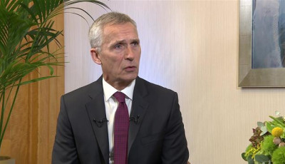 НАТО підтримує право України на захист - Столтенберг