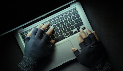Шахраї під виглядом іноземних партнерів пропонують отримати неіснуючі види допомоги