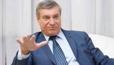 Наши друзья и партнеры неохотно продают Украине боеприпасы, у них другие интересы - Олег Уруский
